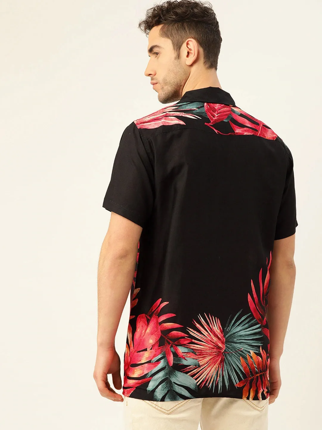 Men Black & Red Prints Viscose Rayon Relaxed Fit Casual Resort Shirt