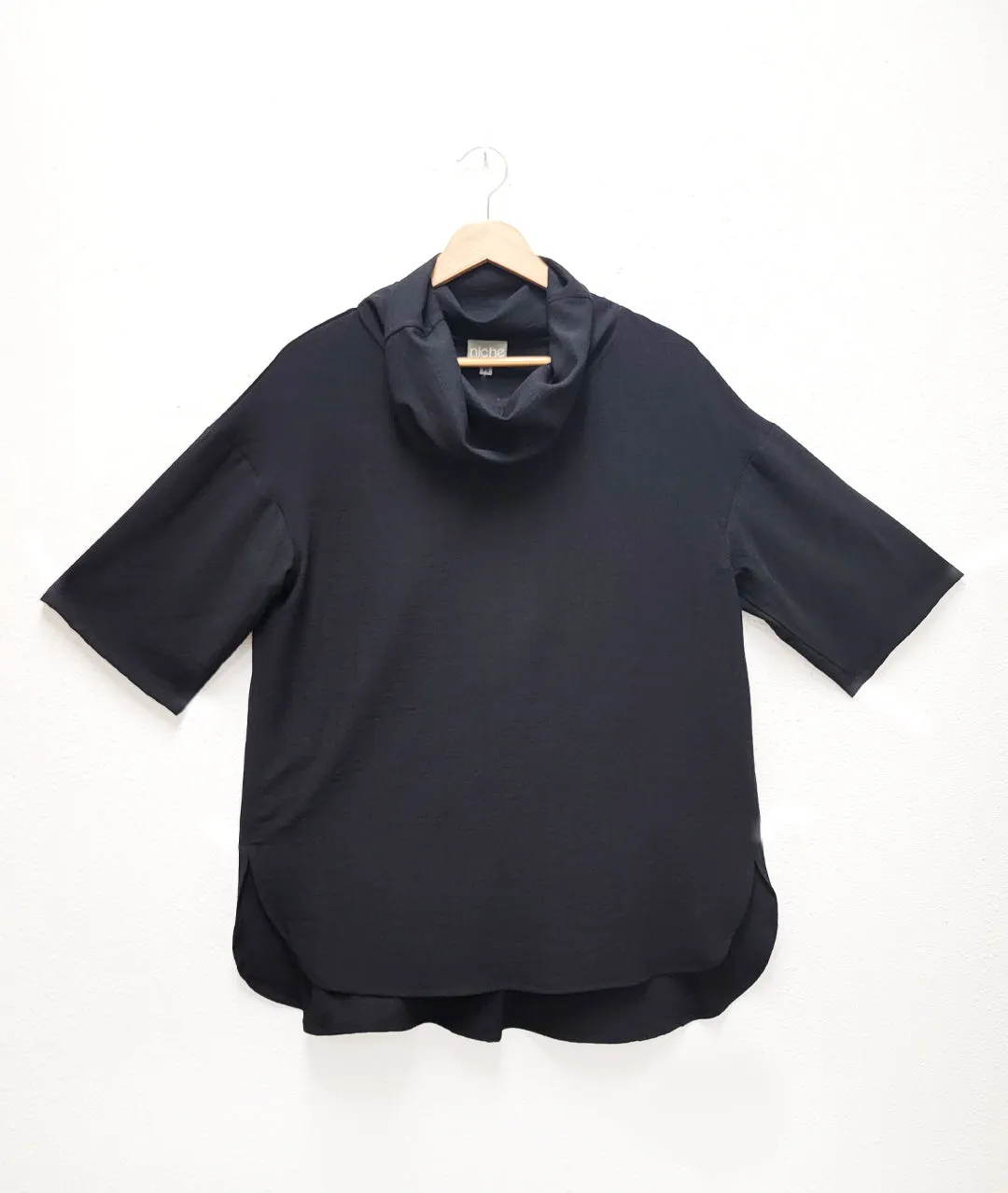 Niche - Rayon - Clarke Top - Black