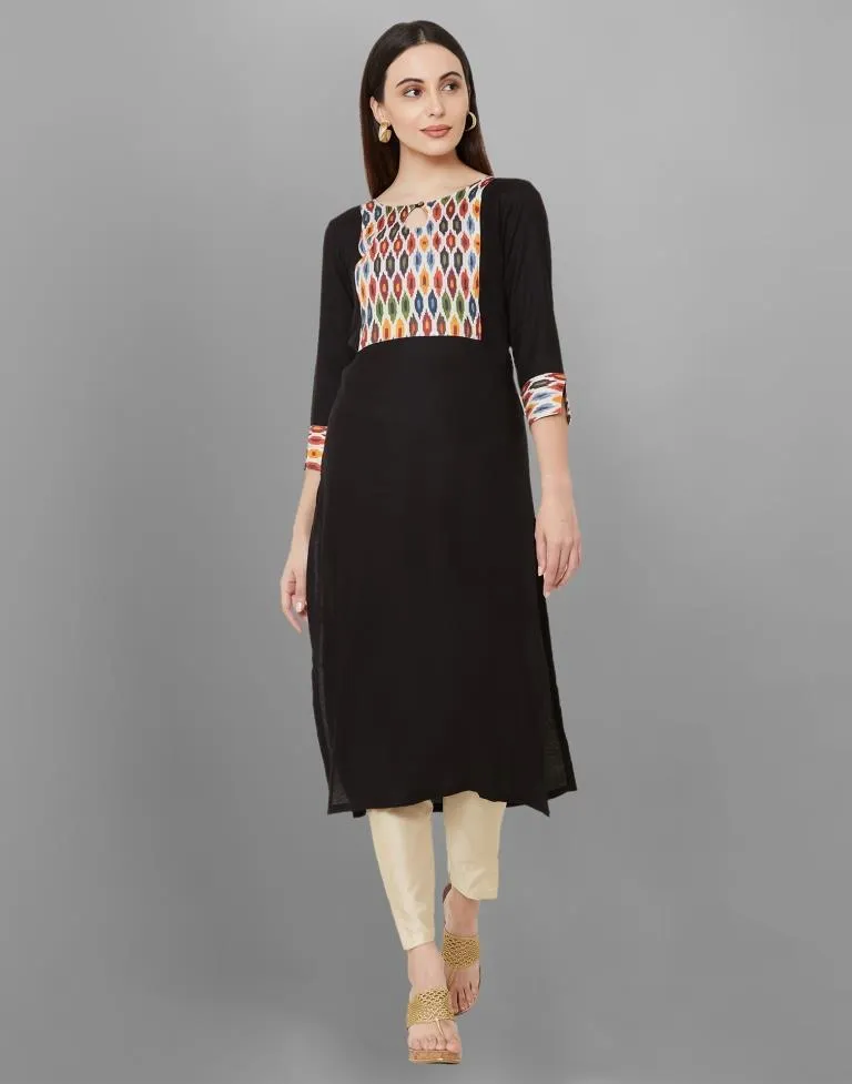 Sensuous Black Coloured Digital Printed Rayon Kurti