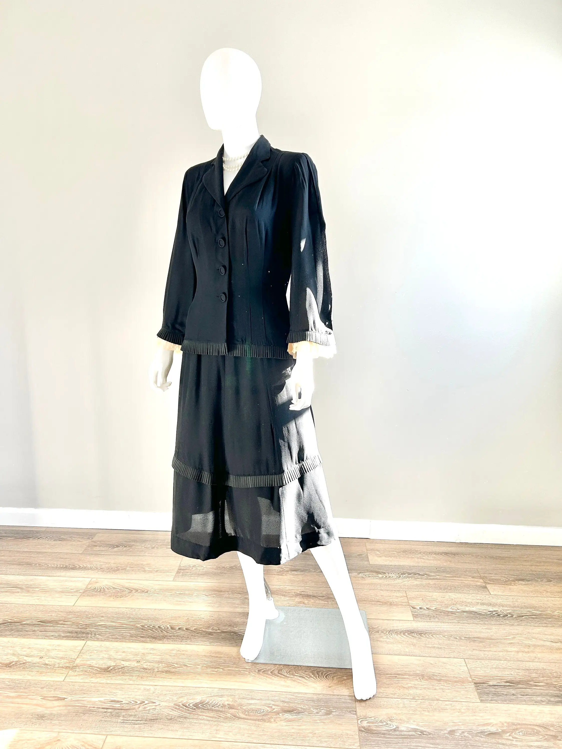 Vintage Early 1940s Black Rayon Skirt Suit / 40s Skirt and Blazer / Size S M